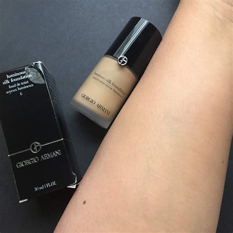 armani foundation luminous silk reviews.